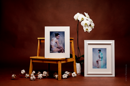 Photography - Reveal box + 7x10 Matted Prints