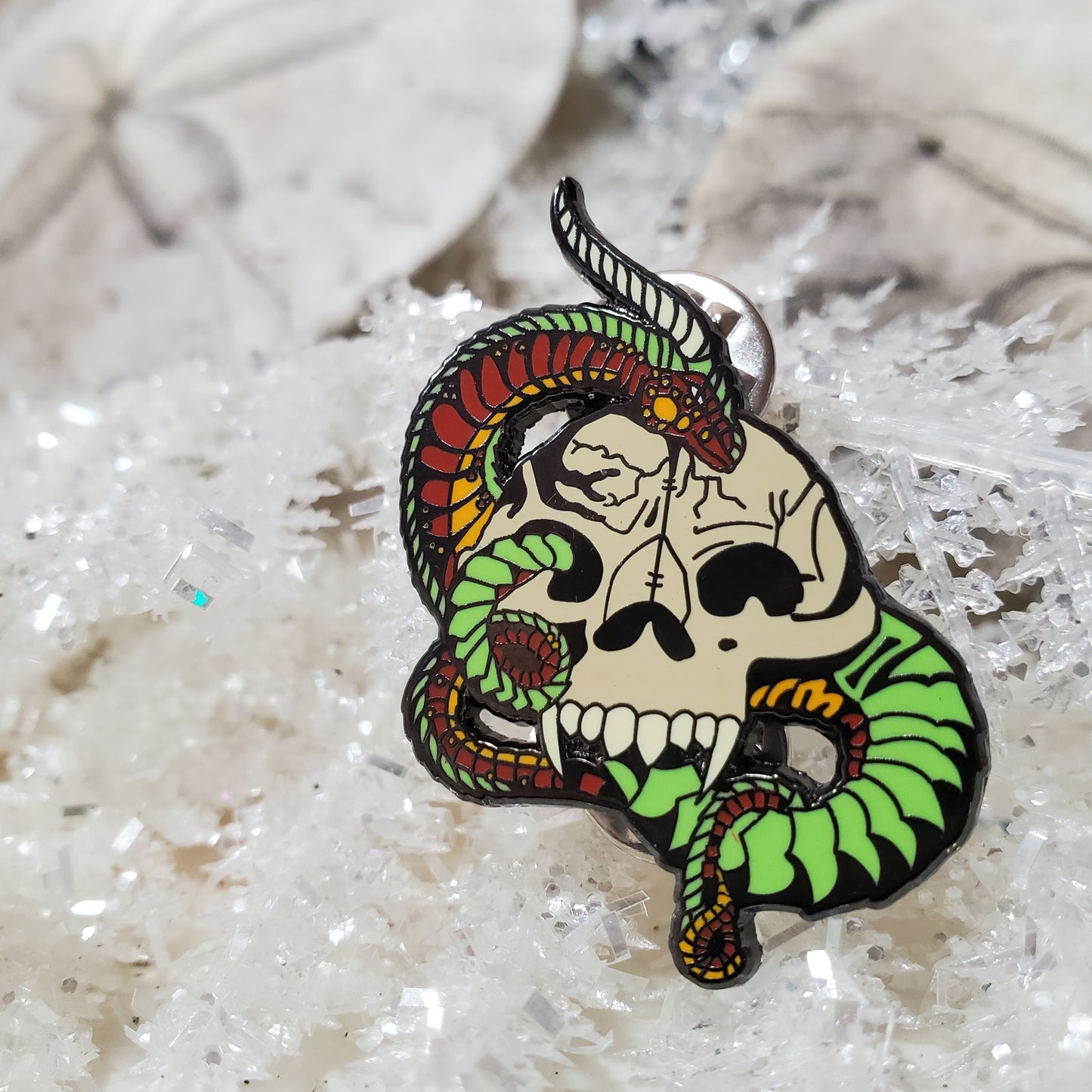 Skull dragon pin